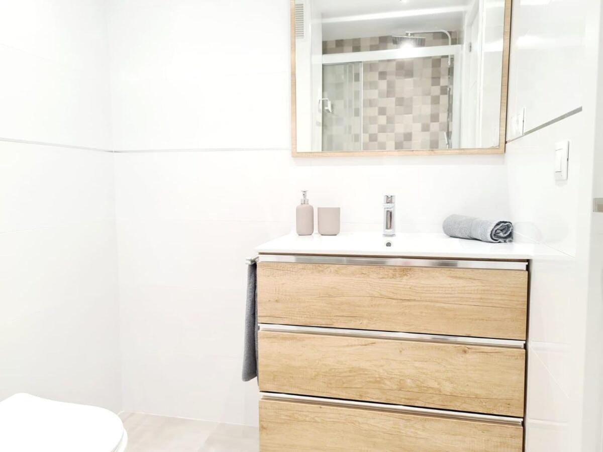 Apartamento Moderno Y Con Estilo En La Carihuela Торемолинос Екстериор снимка